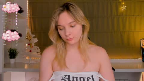 Elizabeth online show from February 2, 2025, 1:02 am