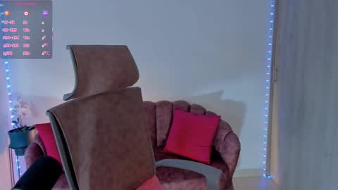 Eliza online show from November 21, 2025, 10:19 pm