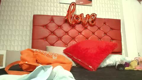 elizabetth_roman online show from February 26, 2026, 8:19 pm