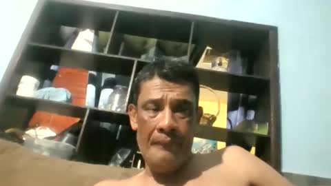 Snapshot of eljim323323 chatting on April 20, 2026, 7:44 am eljim323323 online show from April 20, 2026, 7:44 am