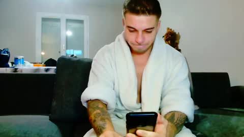 elkafit28 online show from December 16, 2024, 8:20 am