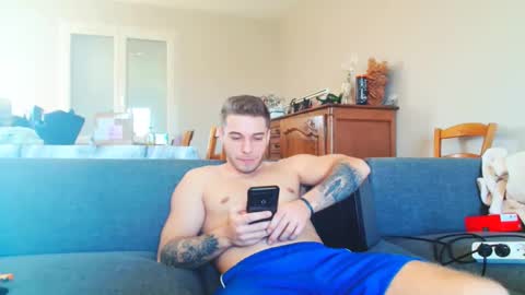 elkafit28 online show from March 19, 2026, 9:24 am