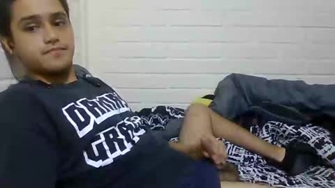 El Ray online show from November 17, 2025, 4:57 pm