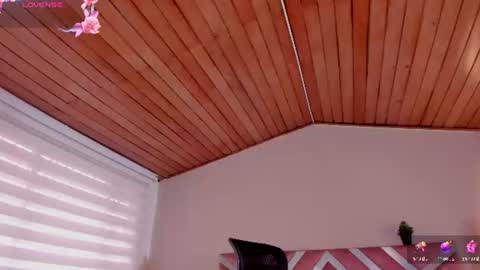 Ella Olmos  online show from June 9, 2026, 2:06 pm