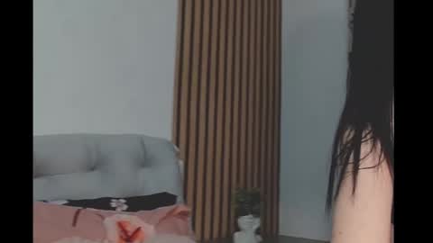 Snapshot of ella_chloe chatting on December 17, 2025, 12:16 am Chloe online show from December 17, 2025, 12:16 am