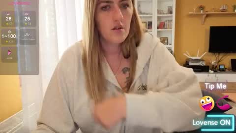 Ella  Max online show from September 27, 2025, 6:51 am