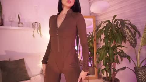 Snapshot of ella_owen chatting on July 7, 2026, 11:20 pm ELLA OWEN online show from July 7, 2026, 11:20 pm