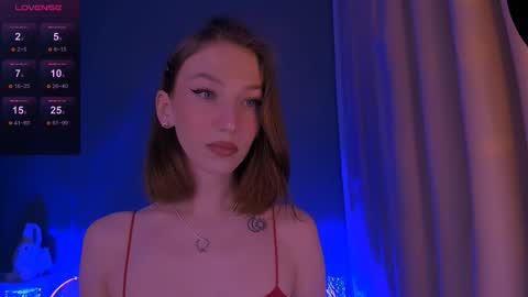 ellaamber online show from November 26, 2025, 1:28 am