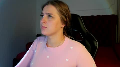 EllaBells online show from March 31, 2026, 5:41 am