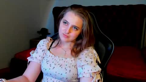 EllaBells online show from April 30, 2026, 5:08 pm