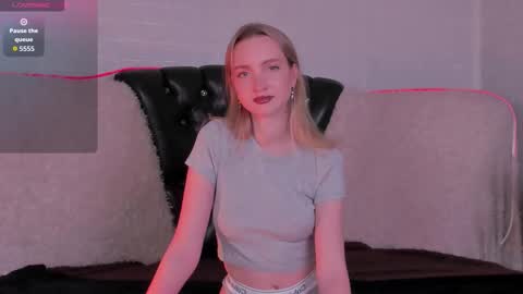 Snapshot of ellabloom chatting on November 28, 2025, 12:41 pm Ella online show from November 28, 2025, 12:41 pm