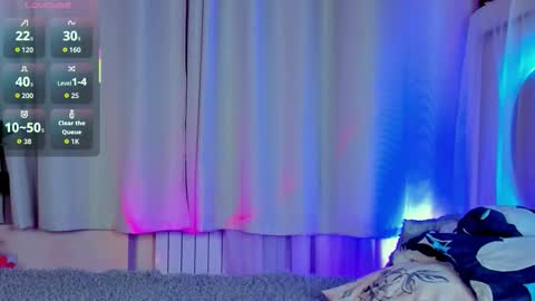 Snapshot of ellabloom chatting on November 30, 2025, 2:43 pm Ella online show from November 30, 2025, 2:43 pm