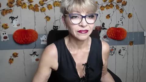 EllaBonito online show from November 15, 2025, 6:33 am