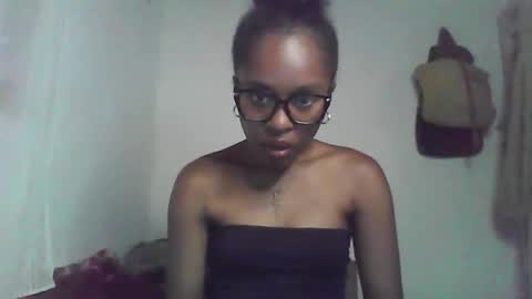 Snapshot of ellah245 chatting on February 18, 2026, 5:42 pm ellah245 online show from February 18, 2026, 5:42 pm