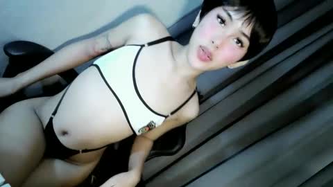 Snapshot of ellaliciousss chatting on March 4, 2026, 6:14 pm ella online show from March 4, 2026, 6:14 pm