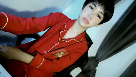 Snapshot of ellaliciousss chatting on April 14, 2026, 9:32 pm ella online show from April 14, 2026, 9:32 pm