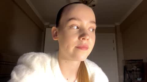 Snapshot of ellamenas chatting on September 16, 2025, 3:24 pm Ella online show from September 16, 2025, 3:24 pm