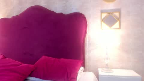 Ella Sanders online show from April 11, 2026, 1:10 am