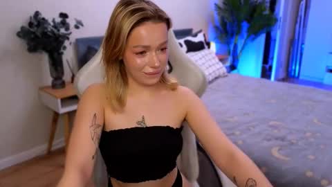 Ella online show from December 15, 2025, 7:23 am