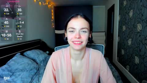 Luna online show from October 15, 2025, 5:46 pm