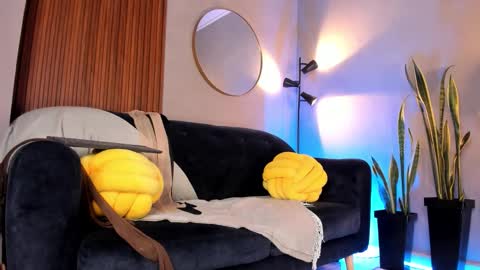 Snapshot of elle_lane chatting on March 18, 2026, 10:13 pm Elle online show from March 18, 2026, 10:13 pm