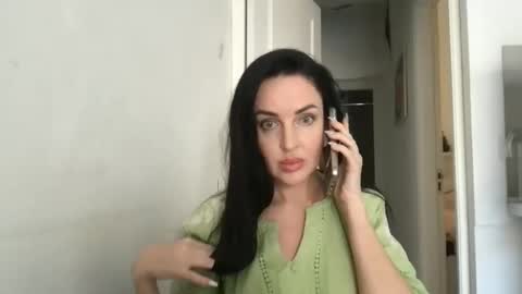 elle_melle online show from January 12, 2025, 3:57 pm