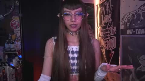 follow me on instagram .    online show from December 1, 2025, 3:39 pm