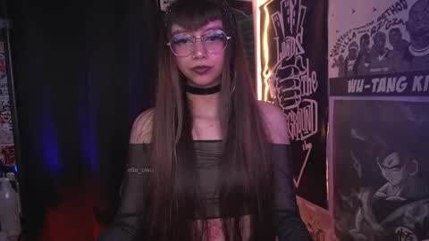 Snapshot of elle_uwu chatting on December 18, 2025, 1:06 pm follow me on instagram . online show from December 18, 2025, 1:06 pm