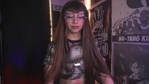 Snapshot of elle_uwu chatting on January 6, 2026, 5:05 pm follow me on instagram . online show from January 6, 2026, 5:05 pm