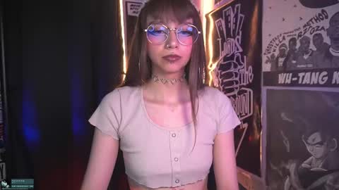 Snapshot of elle_uwu chatting on February 1, 2026, 8:18 pm follow me on instagram . online show from February 1, 2026, 8:18 pm