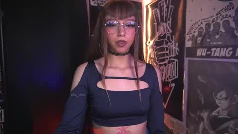 Snapshot of elle_uwu chatting on February 4, 2026, 5:19 pm follow me on instagram . online show from February 4, 2026, 5:19 pm