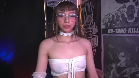 Snapshot of elle_uwu chatting on February 27, 2026, 5:46 pm follow me on instagram . online show from February 27, 2026, 5:46 pm