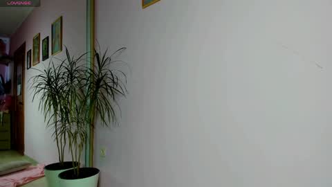 Snapshot of ellen_rosi chatting on April 21, 2026, 2:51 am rosi online show from April 21, 2026, 2:51 am