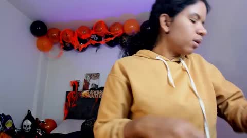  Ellie   online show from November 1, 2025, 7:05 pm