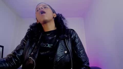  Ellie   online show from November 7, 2025, 1:11 pm