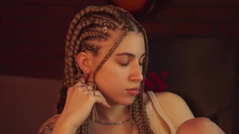 elliecutes online show from February 11, 2025, 11:43 am