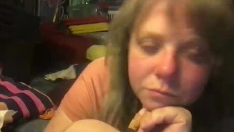 Ellie Louise online show from October 22, 2025, 9:47 pm