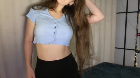 Snapshot of elliephant_ chatting on January 11, 2025, 6:33 pm just Emily online show from January 11, 2025, 6:33 pm