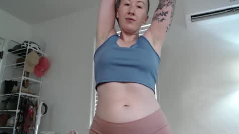 Ellie Rowyn online show from October 22, 2025, 9:47 pm