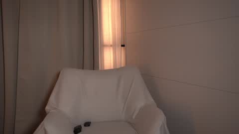 Snapshot of ellinrose chatting on March 10, 2025, 8:01 pm Caroline-ellin online show from March 10, 2025, 8:01 pm