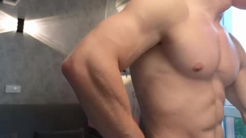 Snapshot of elliot_muscle04 chatting on May 29, 2026, 2:48 pm elliot_muscle04 online show from May 29, 2026, 2:48 pm