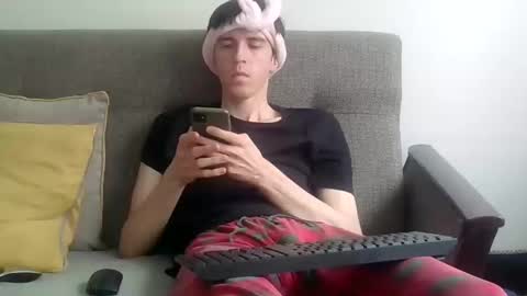 Snapshot of elliotdamri chatting on May 27, 2026, 1:52 pm Elliot Damri online show from May 27, 2026, 1:52 pm