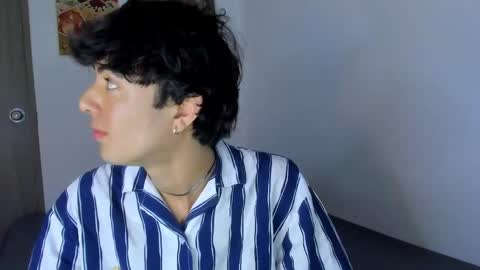 elliotvolkov online show from April 20, 2026, 12:35 am