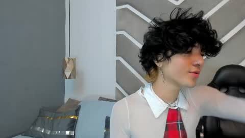 Snapshot of elliotvolkov chatting on July 24, 2026, 1:31 pm elliotvolkov online show from July 24, 2026, 1:31 pm