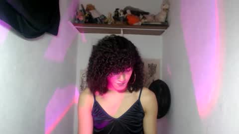 Snapshot of ellis_flowers chatting on June 11, 2026, 2:22 am . online show from June 11, 2026, 2:22 am
