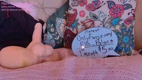 Snapshot of ells_palace chatting on March 5, 2025, 9:26 pm Ella Bella Bo Bella online show from March 5, 2025, 9:26 pm