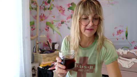 Ella Bella Bo Bella online show from January 16, 2026, 6:01 pm