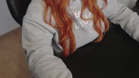 Snapshot of elly_petite chatting on January 8, 2026, 8:49 am Elly online show from January 8, 2026, 8:49 am