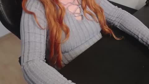 Snapshot of elly_petite chatting on January 13, 2026, 2:44 pm Elly online show from January 13, 2026, 2:44 pm