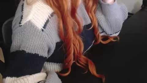 Snapshot of elly_petite chatting on January 16, 2026, 8:57 pm Elly online show from January 16, 2026, 8:57 pm